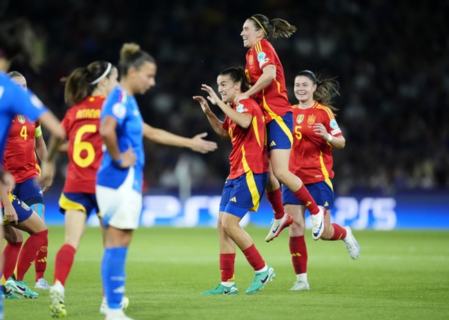 Italy v Spain - UEFA Women's Euro 2025 - Group B - Wankdorf Stadium
